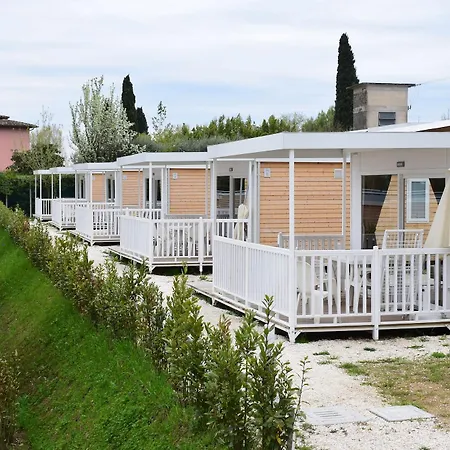 Club Del Sole Desenzano Boutique Апарт-отель 4*