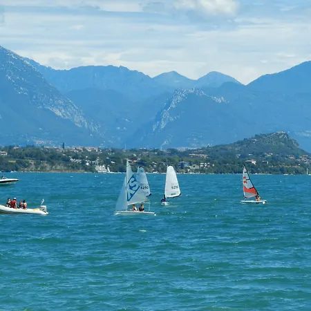 Club Del Sole Desenzano Boutique Дезенцано-дель-Гарда