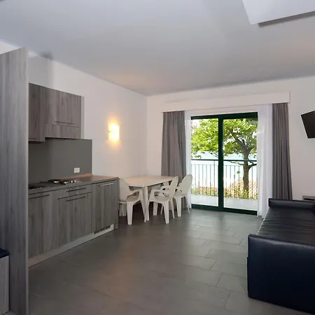 Club Del Sole Desenzano Boutique 4*
