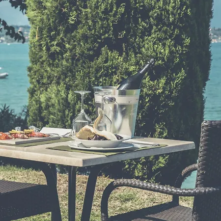 Club Del Sole Desenzano Boutique Апарт-отель 4*