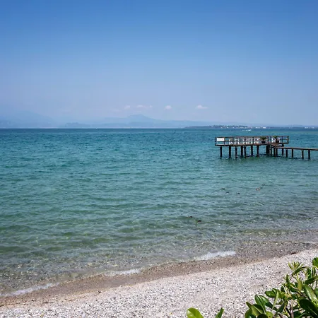 Club Del Sole Desenzano Boutique Апарт-отель Дезенцано-дель-Гарда
