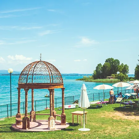 Апарт-отель Club Del Sole Desenzano Boutique 4*