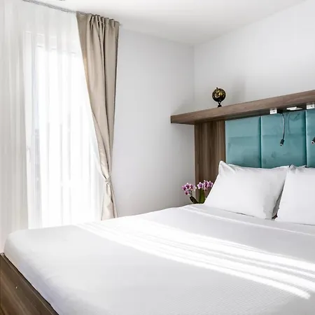 Апарт-отель Club Del Sole Desenzano Boutique 4*