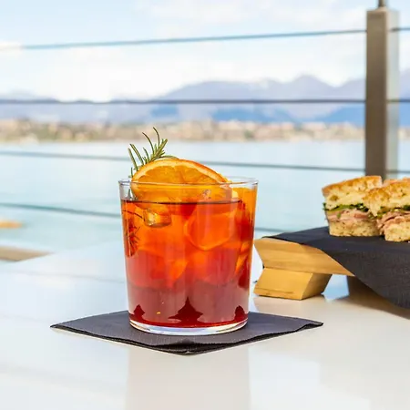 Апарт-отель Club Del Sole Desenzano Boutique Дезенцано-дель-Гарда