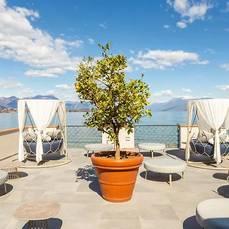 Club Del Sole Desenzano Boutique Дезенцано-дель-Гарда