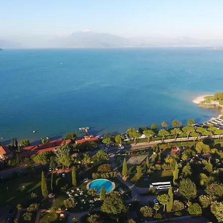 Club Del Sole Desenzano Boutique Дезенцано-дель-Гарда