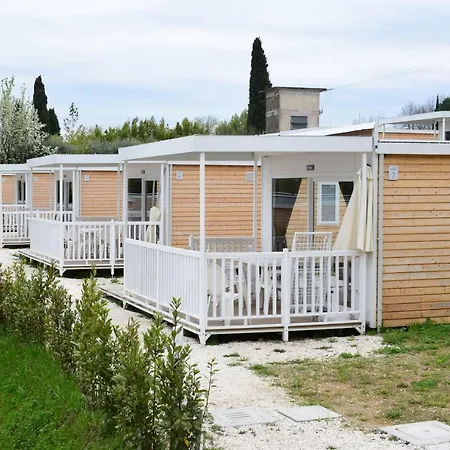 Апарт-отель Club Del Sole Desenzano Boutique Дезенцано-дель-Гарда