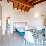 מלון דירות Club Del Sole Desenzano Boutique 4*