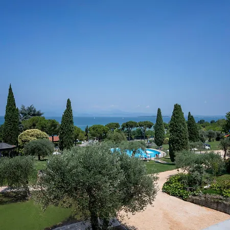 Club Del Sole Desenzano Boutique Aparthotel 4*