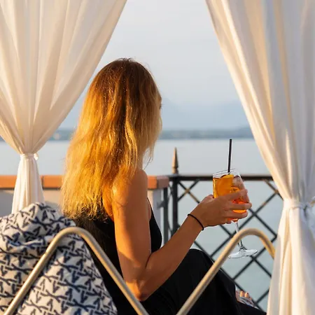 Club Del Sole Desenzano Boutique 4*
