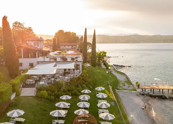 アパートホテル Club Del Sole Desenzano Boutique 4*