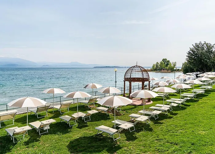 アパートホテル Club Del Sole Desenzano Boutique デセンツァーノ・デル・ガルダ