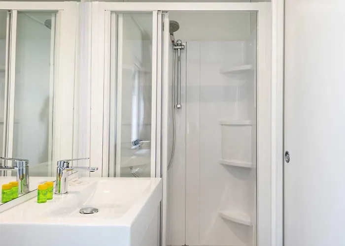 アパートホテル Club Del Sole Desenzano Boutique 4*