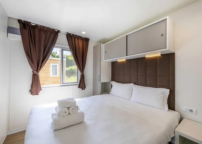 Club Del Sole Desenzano Boutique 4*