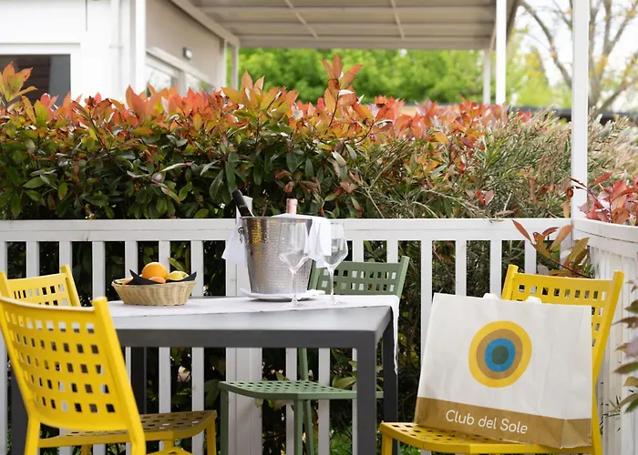 Club Del Sole Desenzano Boutique アパートホテル
